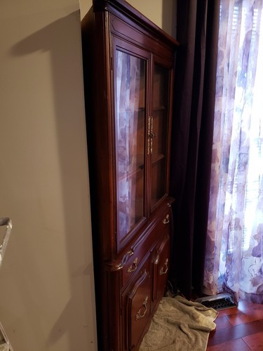 Antique Mahogany Matching set of 2 Corner Curio Cabinets