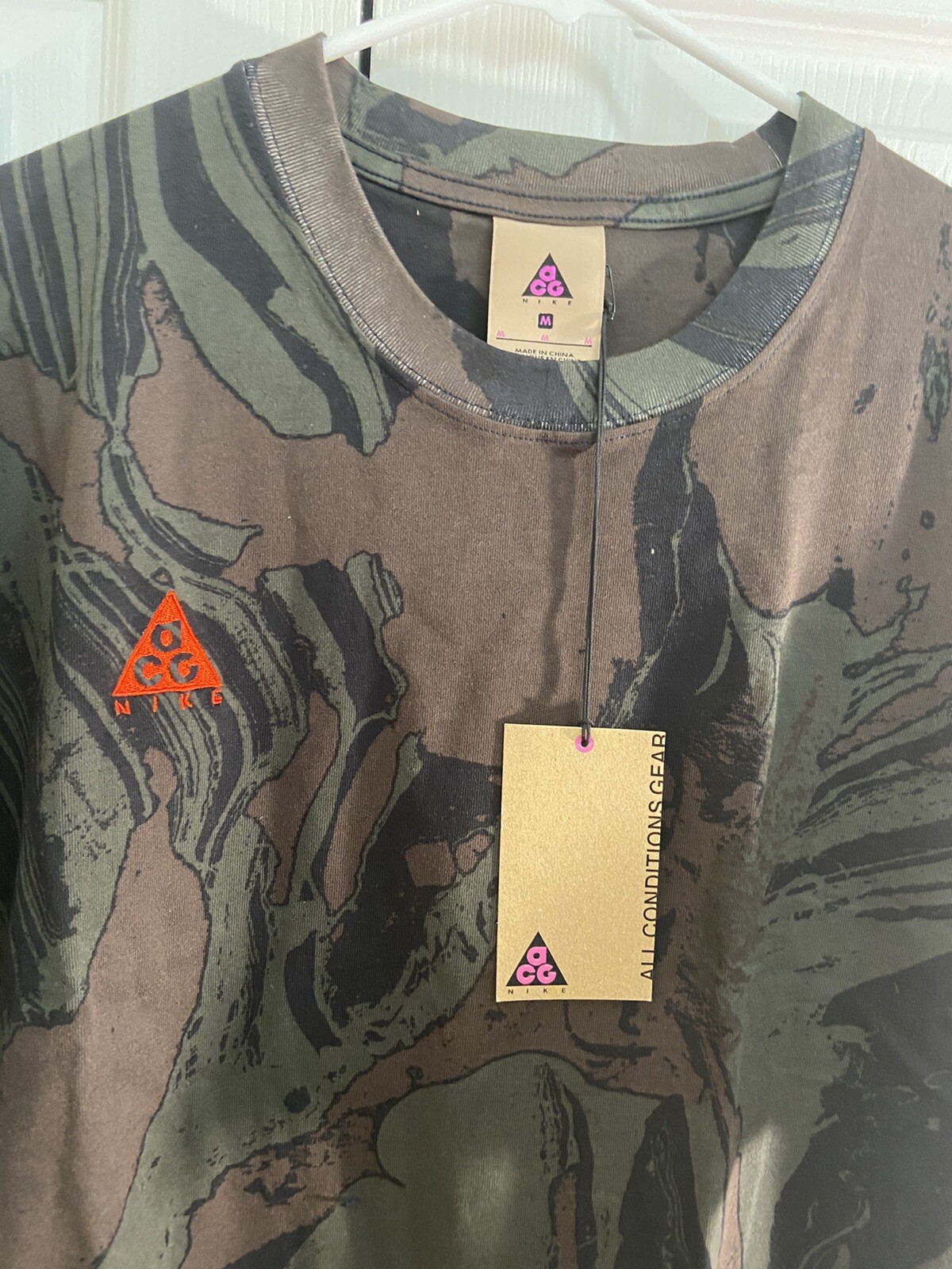 Футболка New Nike ACG SS Embroidered 