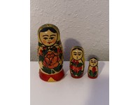 antique russian nesting dolls