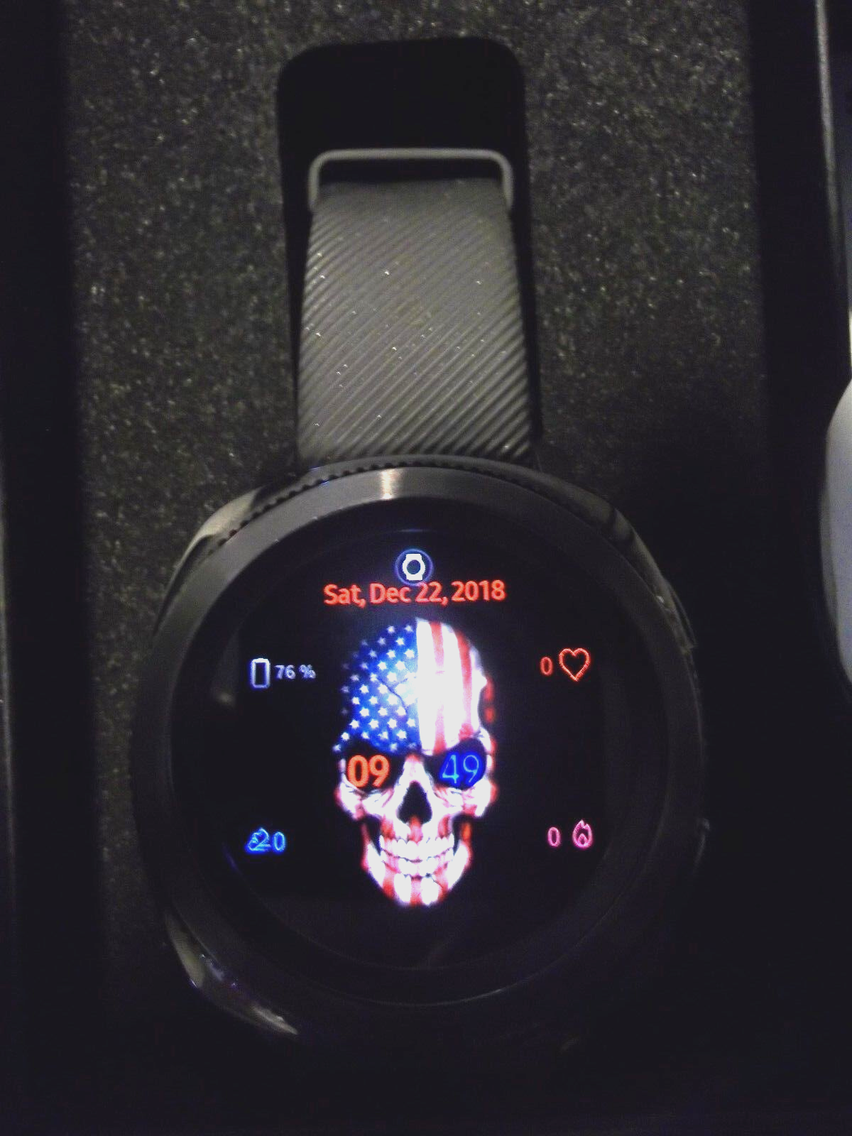 Samsung GEAR SPORT Smartwatch SM-R600NZKAXAR Never Used COMPLETE