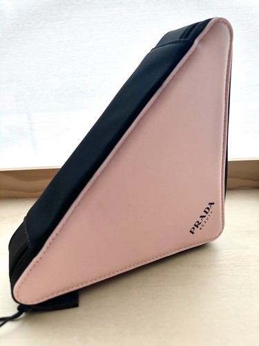 ポーチ PRADA Pink Leather Clutch PRADA Clutch Bag Accessory Pouch Saffiano Leather Pink Used
