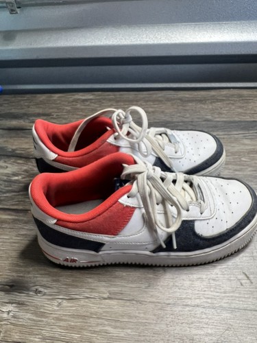 スニーカー Nike Air Force 1 Low USA Denim Nike Air Force 1 Low USA Denim DJ5174-100 | SneakerNews.com