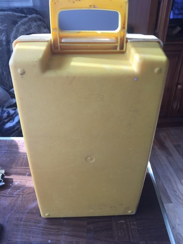 Vintage Rubbermaid 1970's 12 CANS  SIDEKICK COOLER  Yellow RETRO