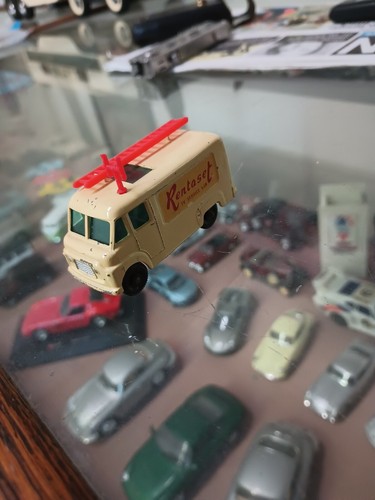 Matchbox Lesney TV Service Van No. 62 (2 TVS, 1 ladder , and