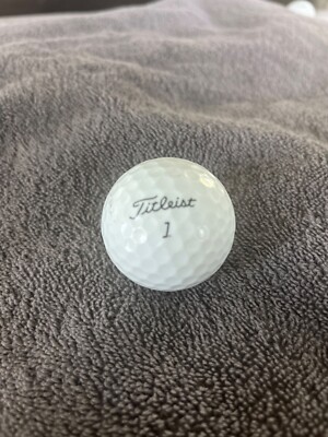 golf balls. White very good condition 10% of a pound. Very good to use.