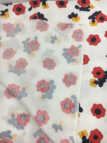 Vintage White 1960sFlowers Cotton Fabric 3 1/2 Yards 42