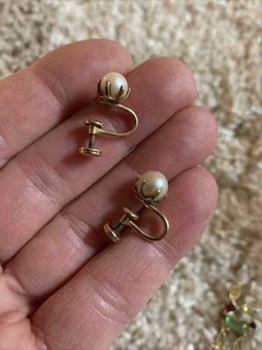 1/20TH 12K YELLOW GOLD FILLED SCREW BACK CULTURED PEARL