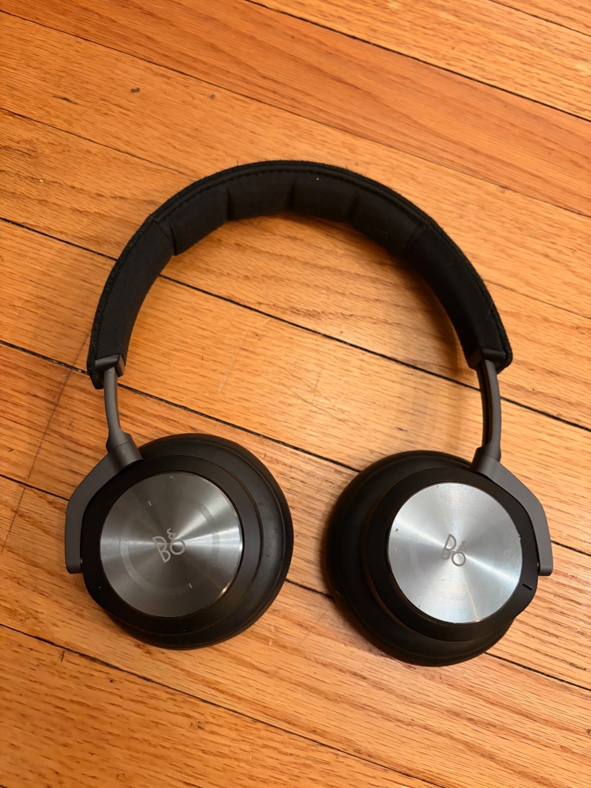 ❶Bang & Olufsen Beoplay H9i Bang & Olufsen Beoplay H9i Over the Ear Wireless Headphnes - Matte
