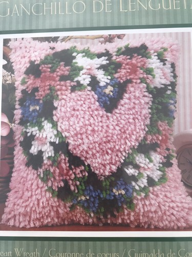 Caron Heart Love Wreath 12