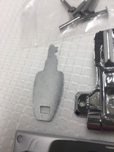 New Replacement Lock For SINGER Featherweight Sewing Machine 221 Carrying Case