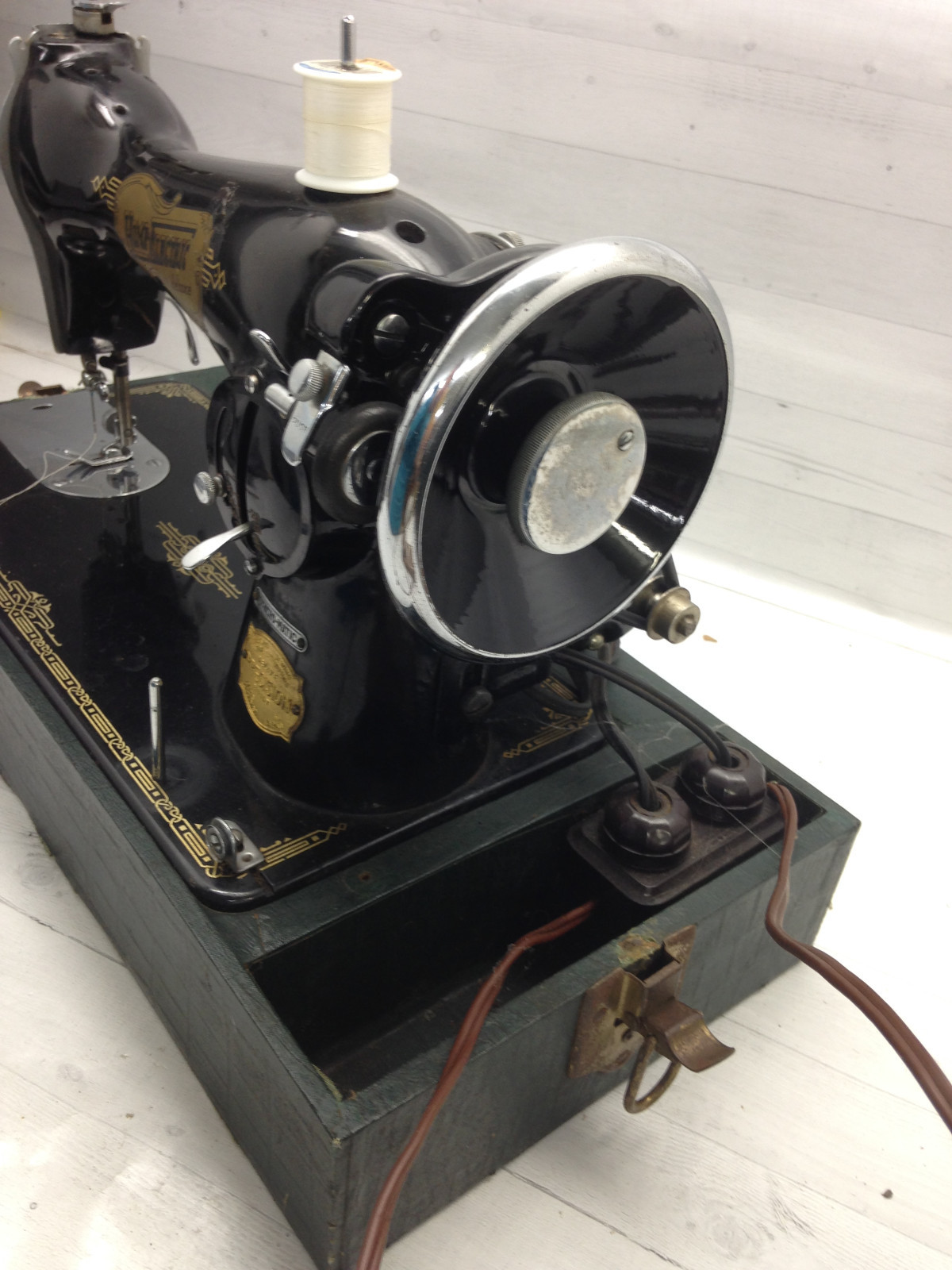 Vintage Home Electric Deluxe Precision Sewing Machine w/ Hard Case Portable