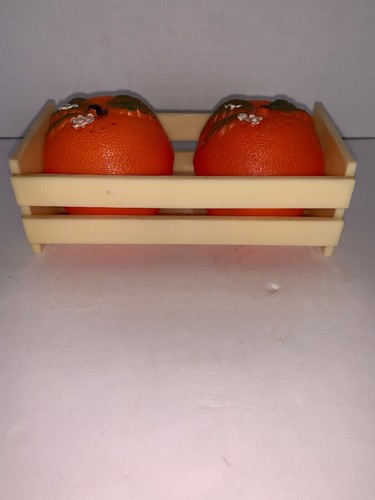 Vintage Plastic California Orange Salt & Pepper Shakers In Fruit Crate 5 1/8”