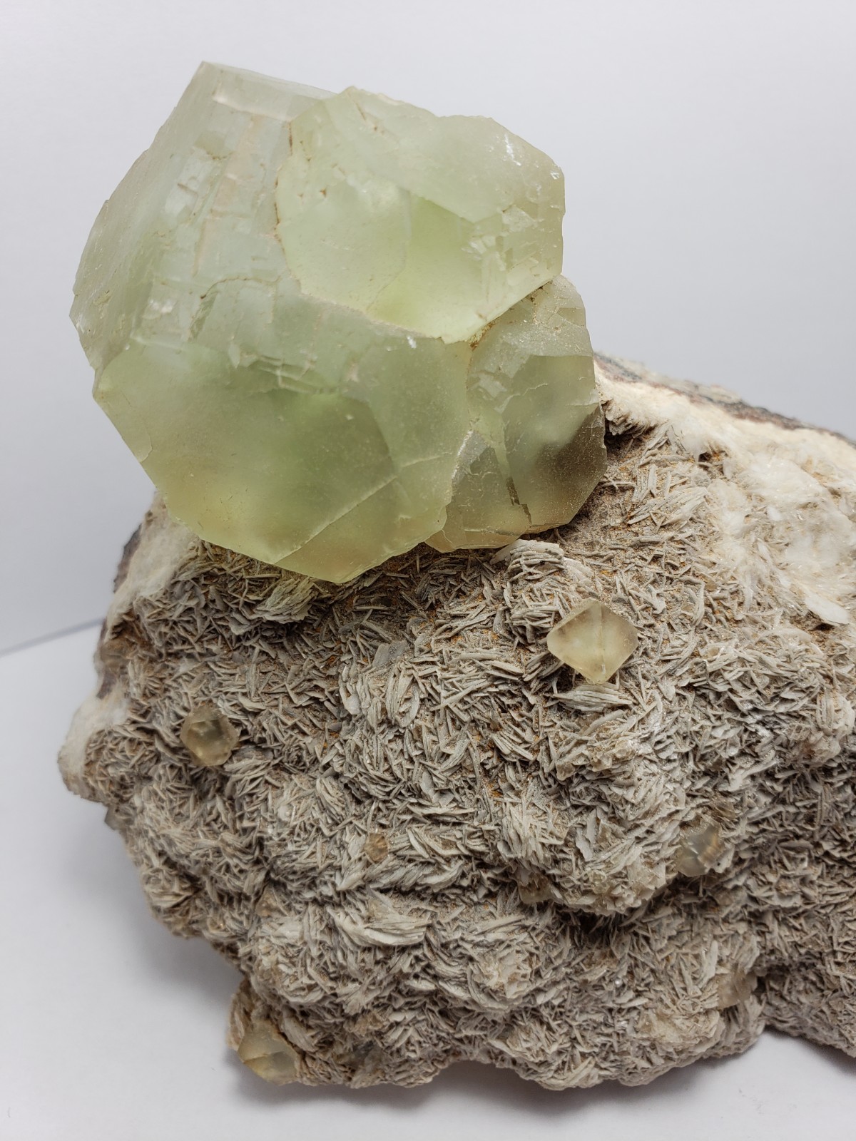 1500g NEW Find Green Fluorite/Barite Crystal Mineral Specimen Ontario,Canada