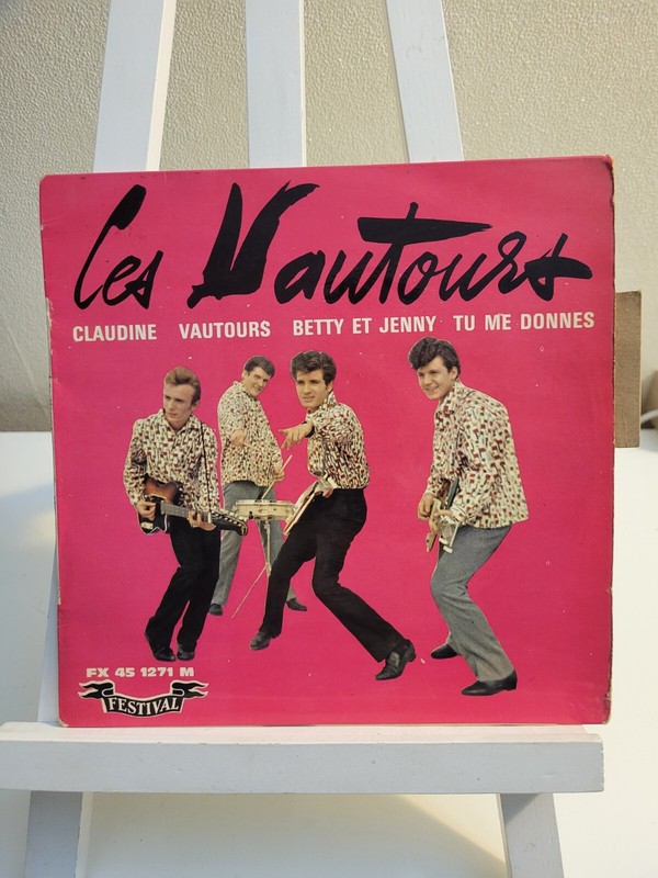 Les Vautours , Claudine + 3,  Ep - 45 Tours