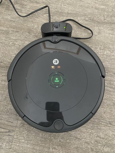 iRobot　Roomba　694 iRobot Roomba 694 review: A budget 'bot for your basic