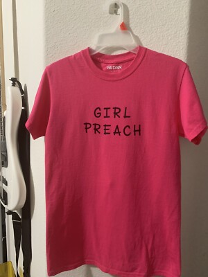 girl preach tee