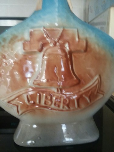 VINTAGE LIBERTY MEDAL HAMILTON JIM BEAM DECANTER BOTTLE USA EMPTY
