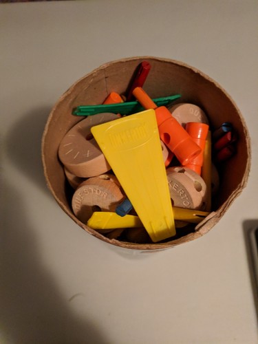 Questor Education Products Original Tinkertoy No. 146