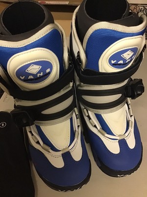 vans step in snowboard boots