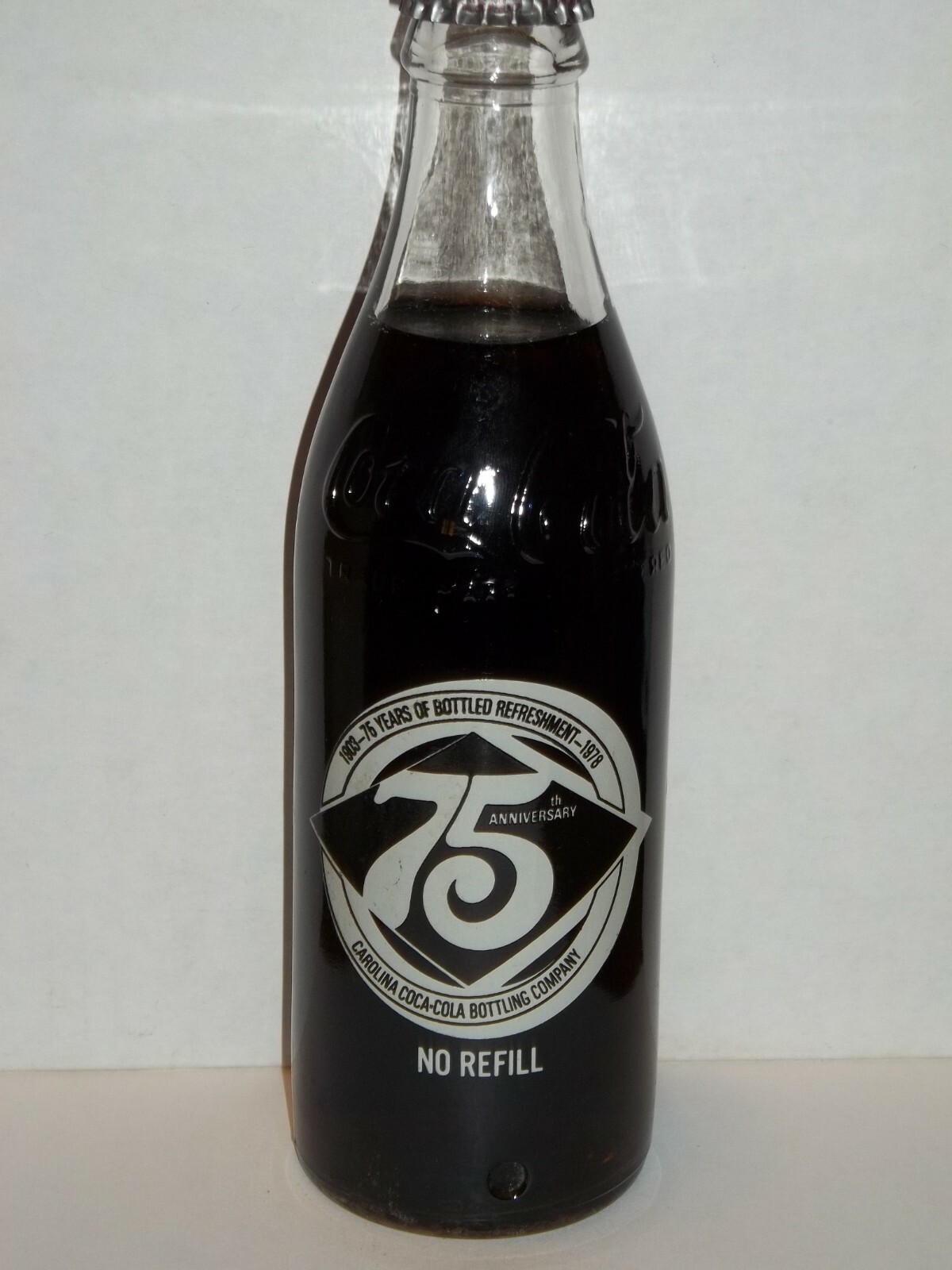 10 OZ COCA COLA COMMEMORATIVE BOTTLE - 1978 75TH ANNIVERSARY 10 OZ COCA COLA COMMEMORATIVE BOTTLE - 1978 75TH ANNIVERSARY