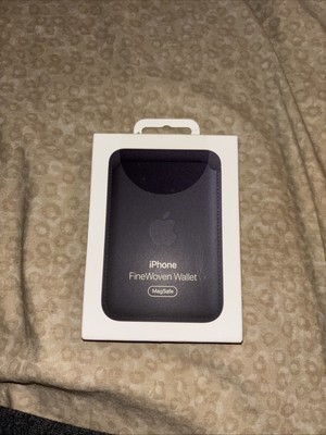Apple iPhone FineWoven Wallet with MagSafe - Black