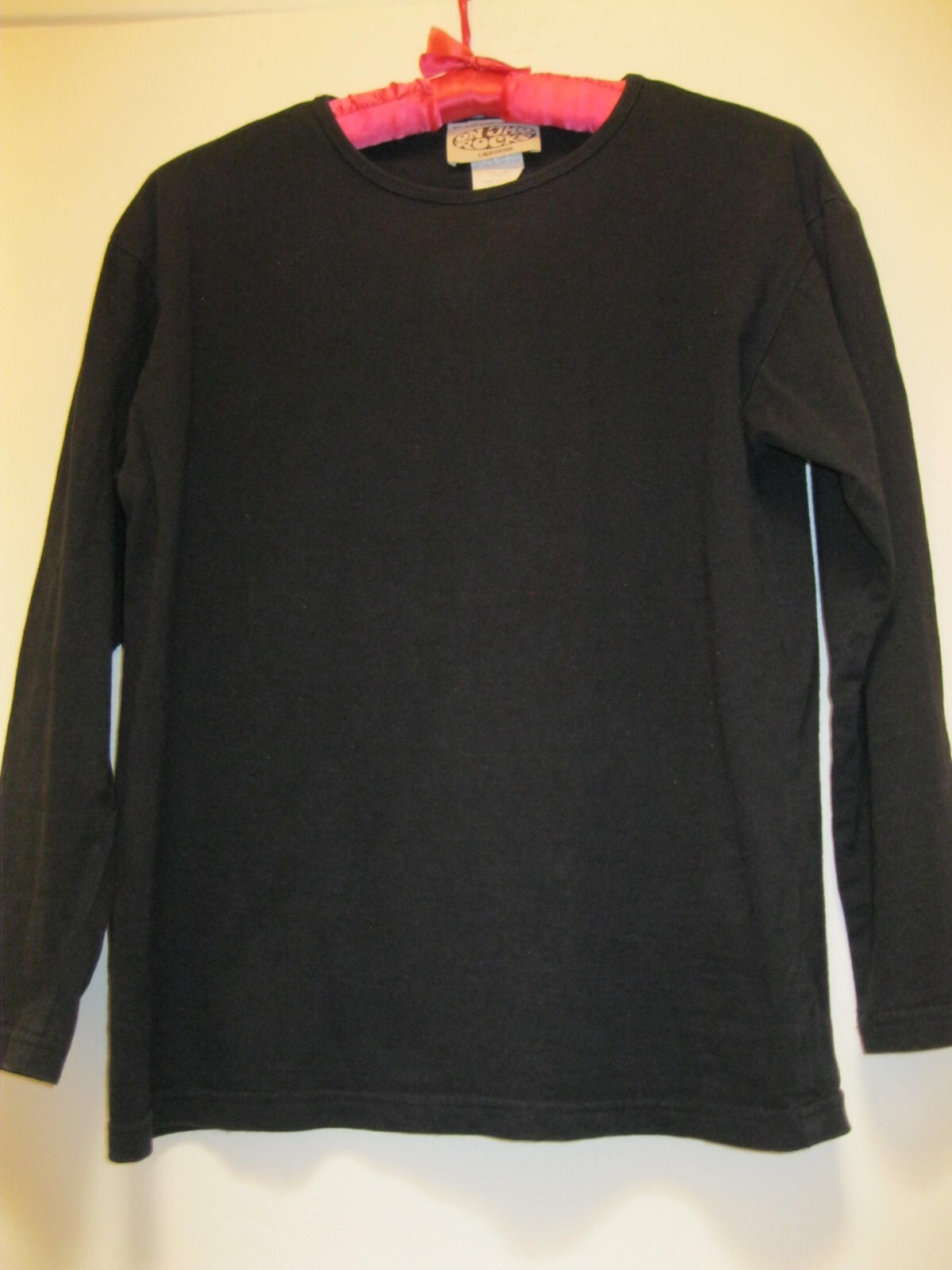 DARK BLACK, L/S ROUND NECK T-SHIRT, SZ. S./M., ON THE ROCKS DARK BLACK, L/S ROUND NECK T-SHIRT, SZ. S./M., ON THE ROCKS