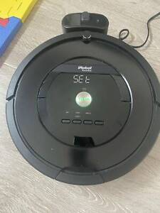 Irobot Roomba with accessories for Sale!