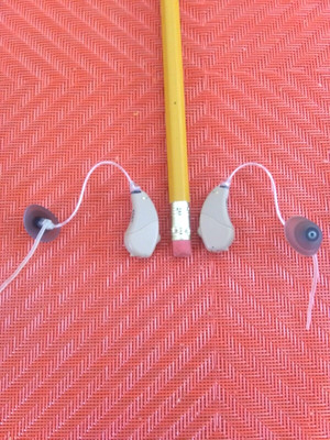 PAIR programmable  DIGITAL RIC HEARING AID LEFT/ right 4 programs  noise reduc