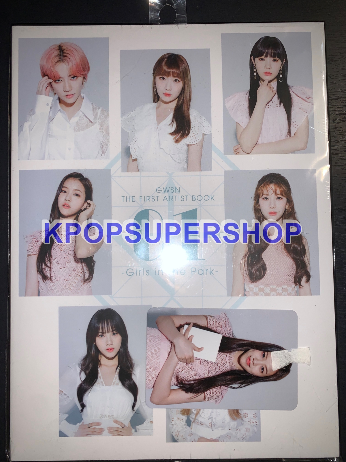 アイドル GWSN THE FIRST ARTIST BOOK GWSN The First Artist Book '01 Girls in the Park Photobook