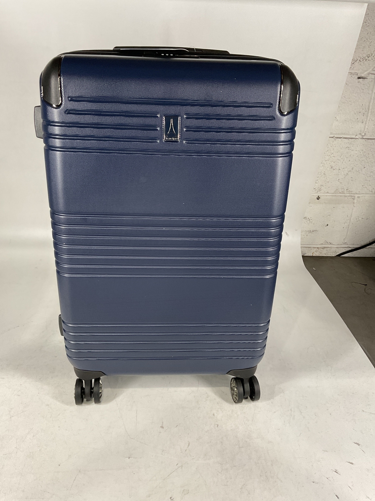 Travelpro Roundtrip Carry-on Expandable Spinner & Medium Check-in Expandable Spi