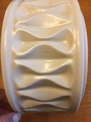 McCoy 522 Cream Color Planter