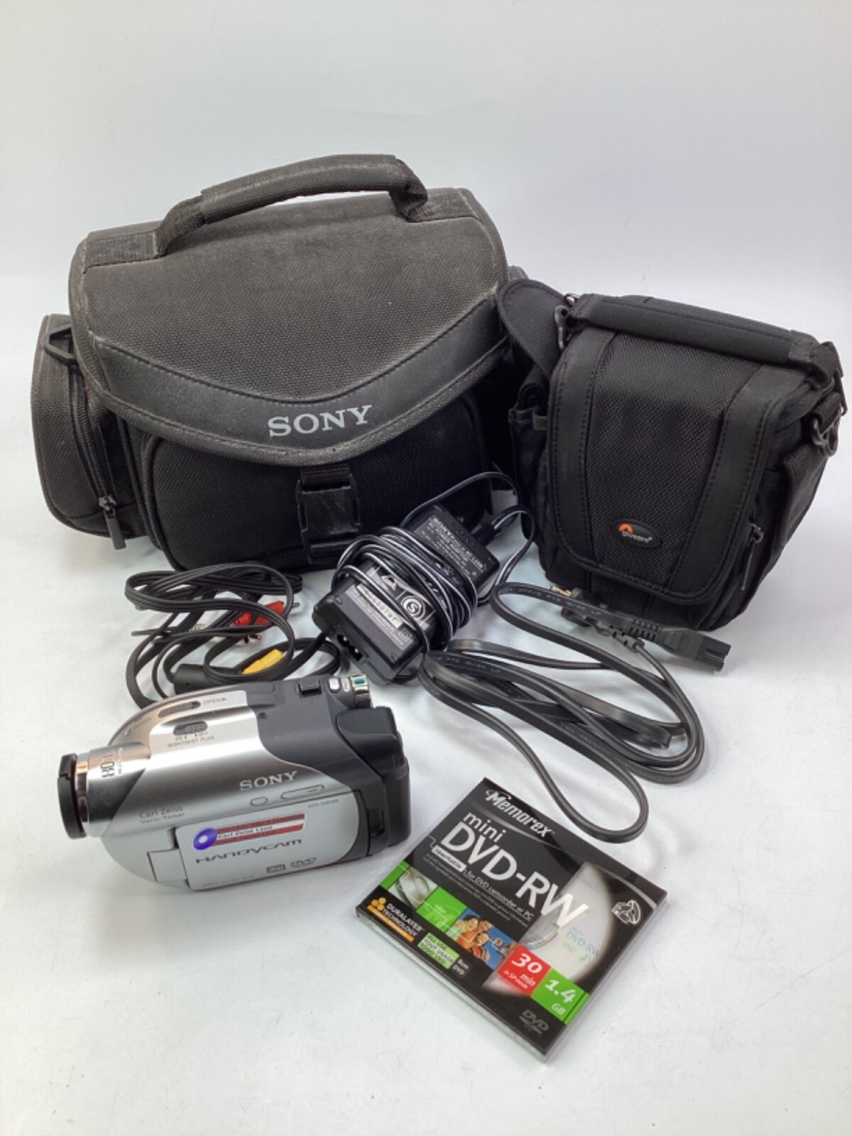 Sony DCRDVD105 Carl Zeiss Handycam Camcorder w/2 Batteries,Tapes