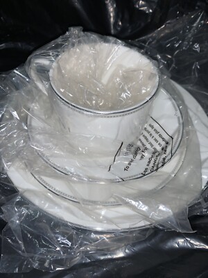 Wedgwood 4 Piece Place Setting - Sloane Square * MISSING DINNER PLATE *