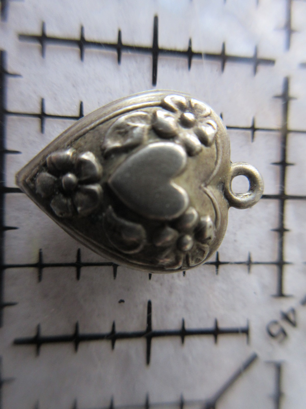 Vintage Sterling Silver Bracelet Charm Puffy Repousse HEART Forget-Me-Nots Sue