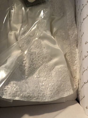 Princess Kate Porcelain Bride Doll - The Danbury Mint - New/NRFB - Complete!