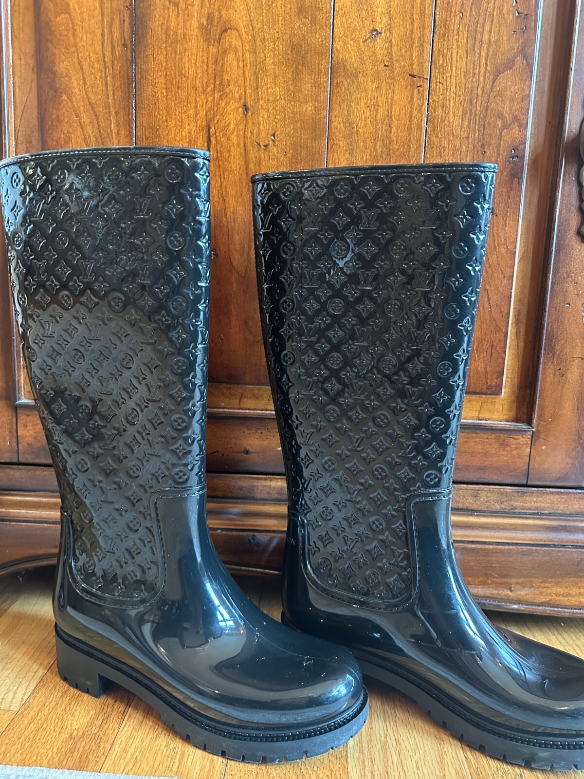 Louis Vuitton Monogram Splash Black Rubber Rain Boots 39 | eBay Louis Vuitton Monogram Splash Black Rubber Rain Boots 39 | eBay