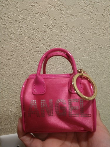 Victoria's secret ピンバッジ付きミニバックパックNectarPeach Victoria's Secret ピンバッジ付 ミニ バックパック リュック