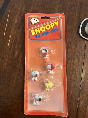 SNOOPY & WOODSTOCK 3D PIN-UPS PUSH PINS NEW IN PACKAGE VINTAGE 1958 UNOPENED