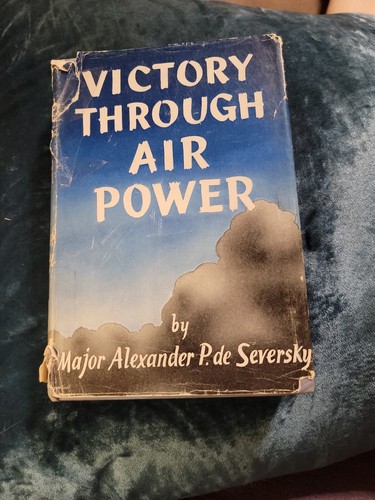 洋書 THUNDERBOLT From Seversky to Victory Thunderbolt from Seversky to Victory. Republic's P-47 by