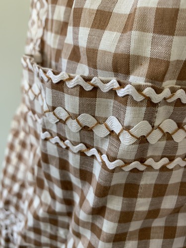 Vintage Apron Brown and White Gingham with RicRak Details and Pockets