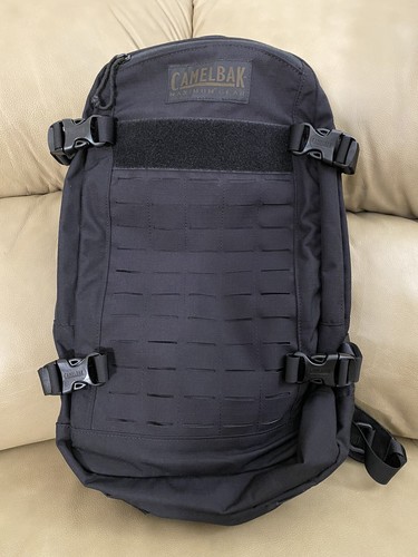 美品 camelbak HAWG 旧タイプ ブラック 美品 camelbak HAWG 旧タイプ ブラック ≪CAMELBAK≫ 旧型