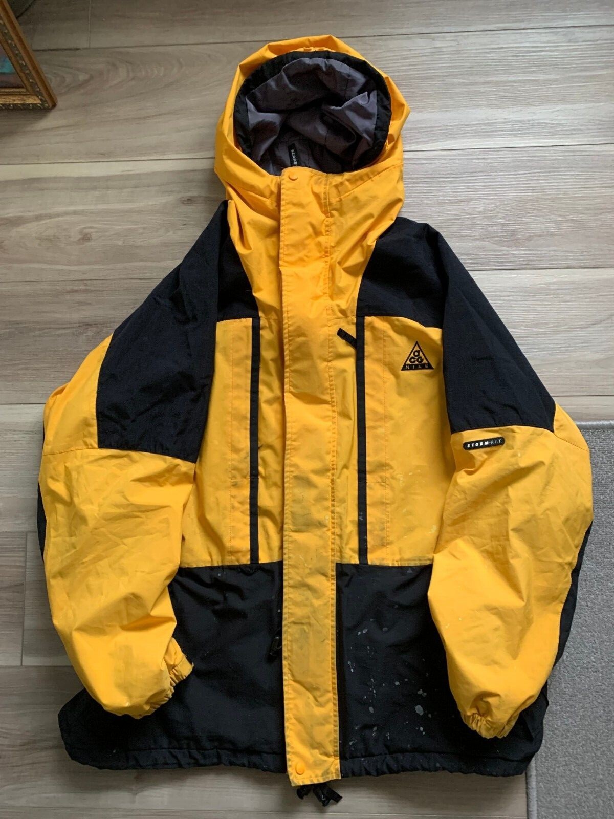 vintage 90s NIKE ACG Winter Jacket, size MEDIUM Embroidered vintage 90s NIKE ACG Winter Jacket, size MEDIUM Embroidered