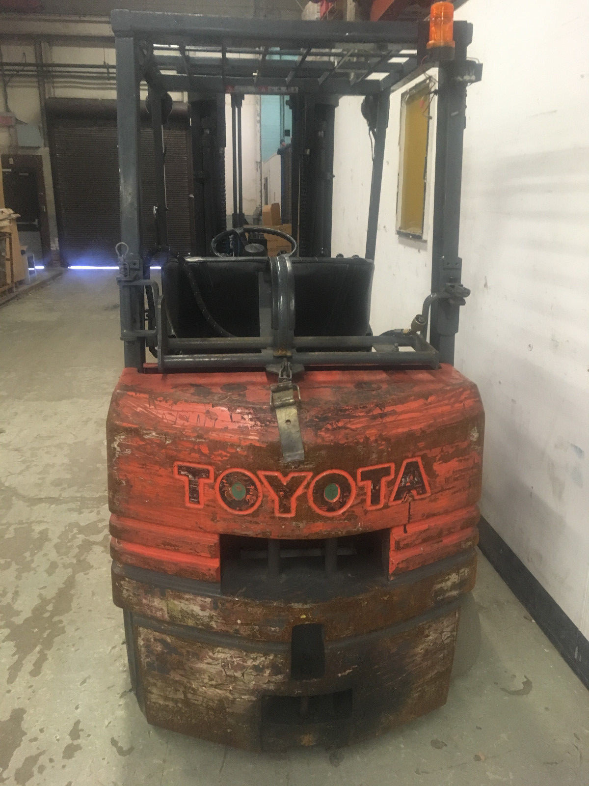 TOYOTA LP FORKLIFT 5FGC25, 4500 LB 3-stage 185