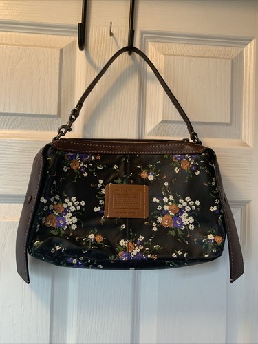 バッグ Coach Accessory Pouch Hobo Flower Navy Coach Accessory Pouch Hobo Flower Navy - メルカリ