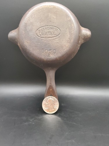 Vintage WAGNER WARE Cast Iron CIGARETTE ASHTRAY 1050 Mini Skillet