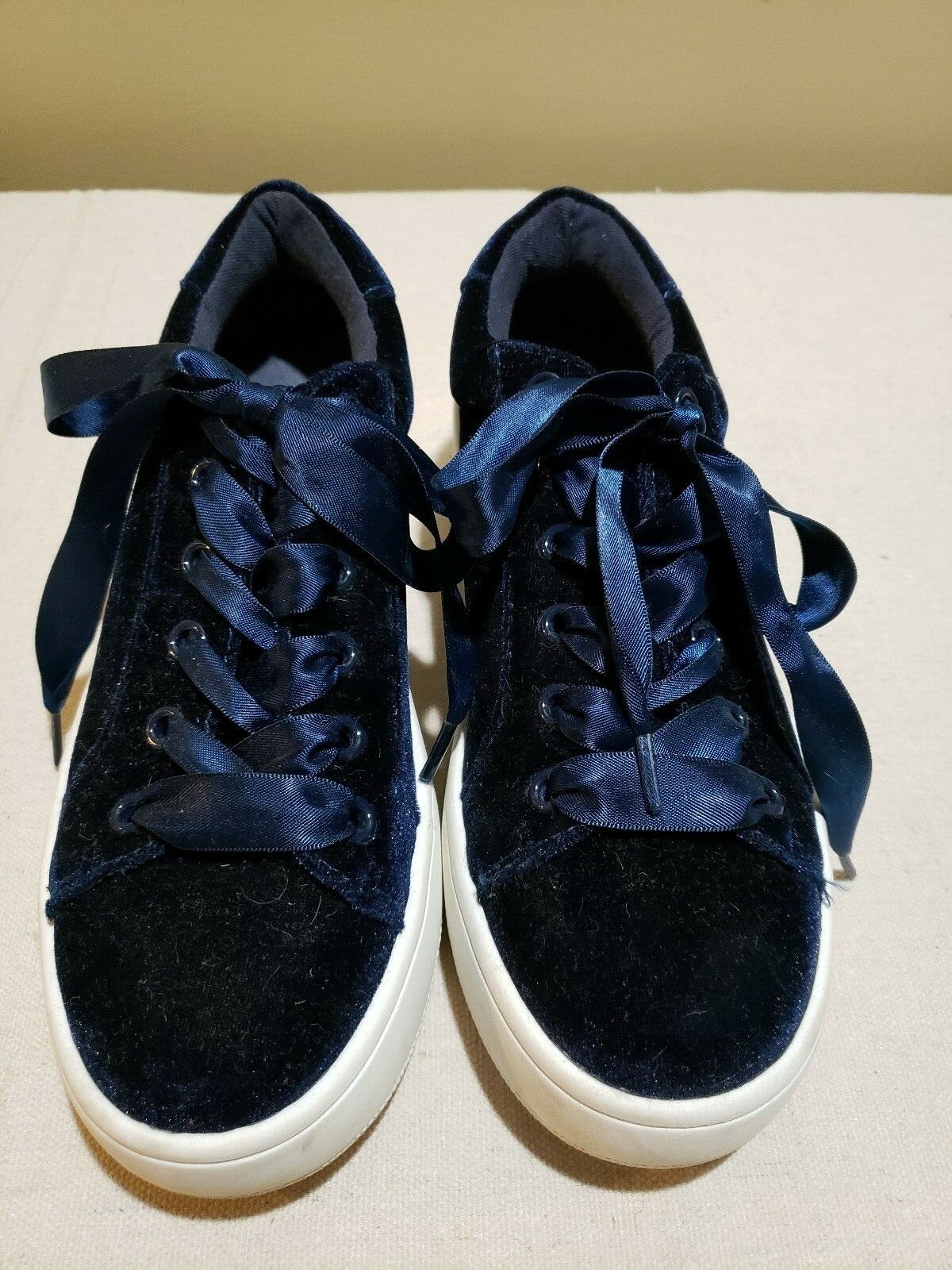 Steve Madden Bertie-V Blue Velvet Ribbon Lace Up Sneakers - Size 5.5