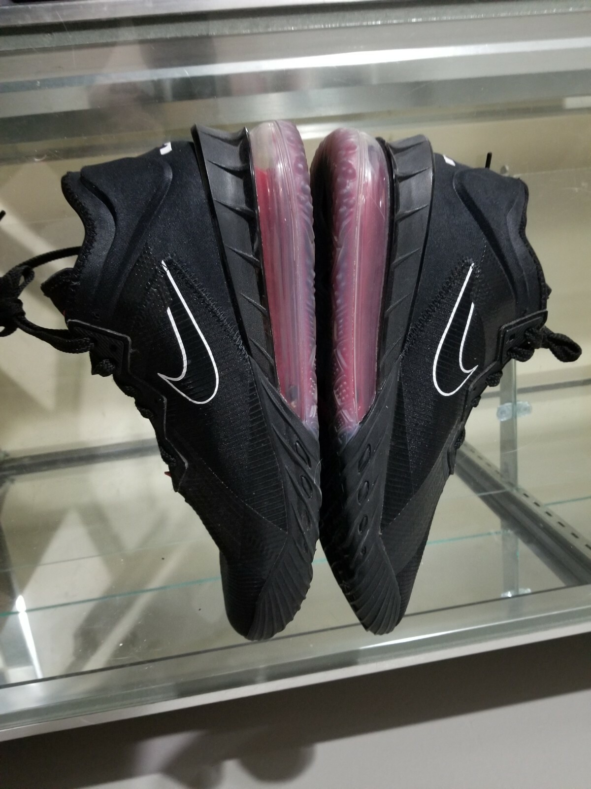 Nike Lebron James 18 Low 'Bred 
