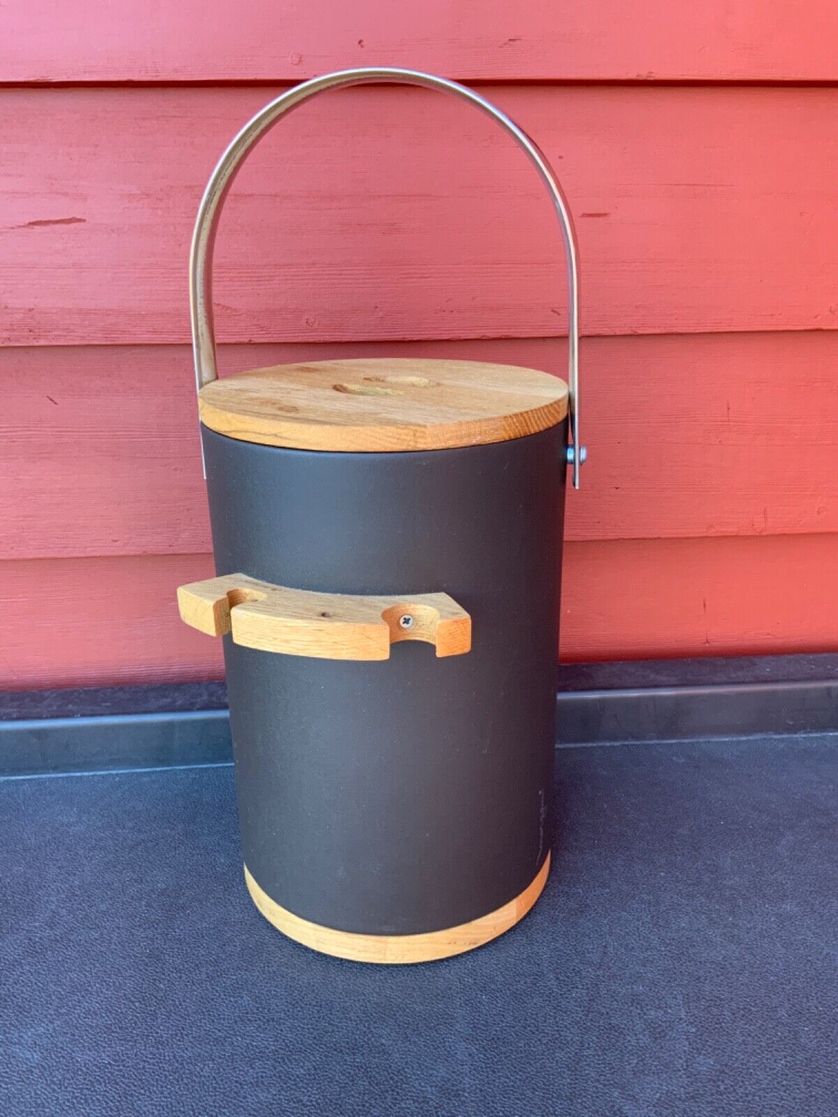 Morgan Ice Bucket with Lid & Utensil Bracket, Wood & Vinyl Morgan Ice Bucket with Lid & Utensil Bracket, Wood & Vinyl