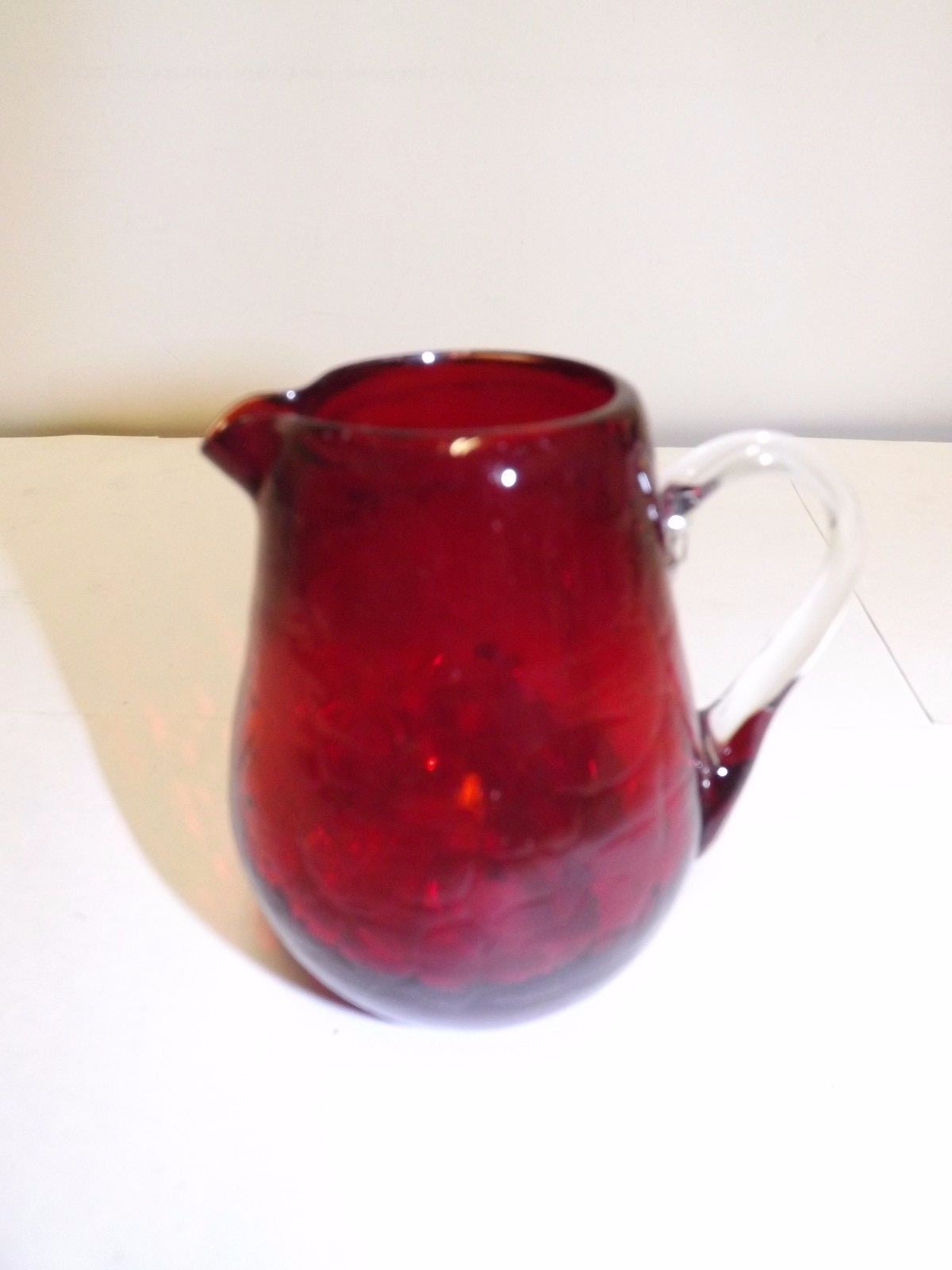 GLASS MENAGERIE KEY WEST FLORIDA HAND BLOWN RED CRACKLE APPLIED HANDLE MINI PITC