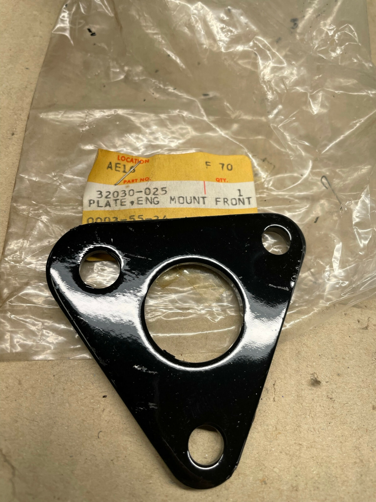 Engine Mount Plate Front Z1 KZ900 KZ1000 32030025 GENUINE Kawasaki NOS